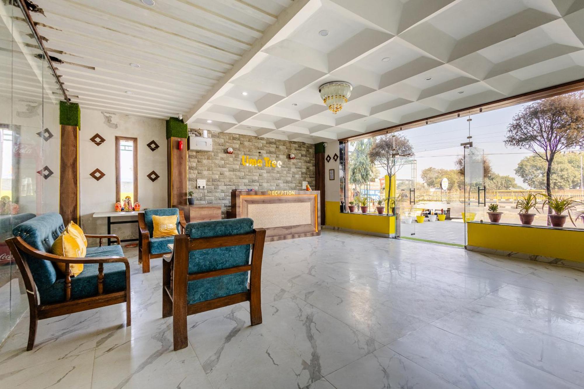Lime Tree Hotel And Banquet Vrindāvan Dış mekan fotoğraf