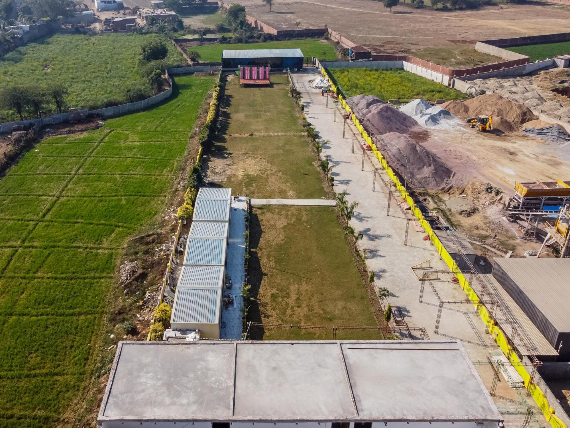 Lime Tree Hotel And Banquet Vrindāvan Dış mekan fotoğraf
