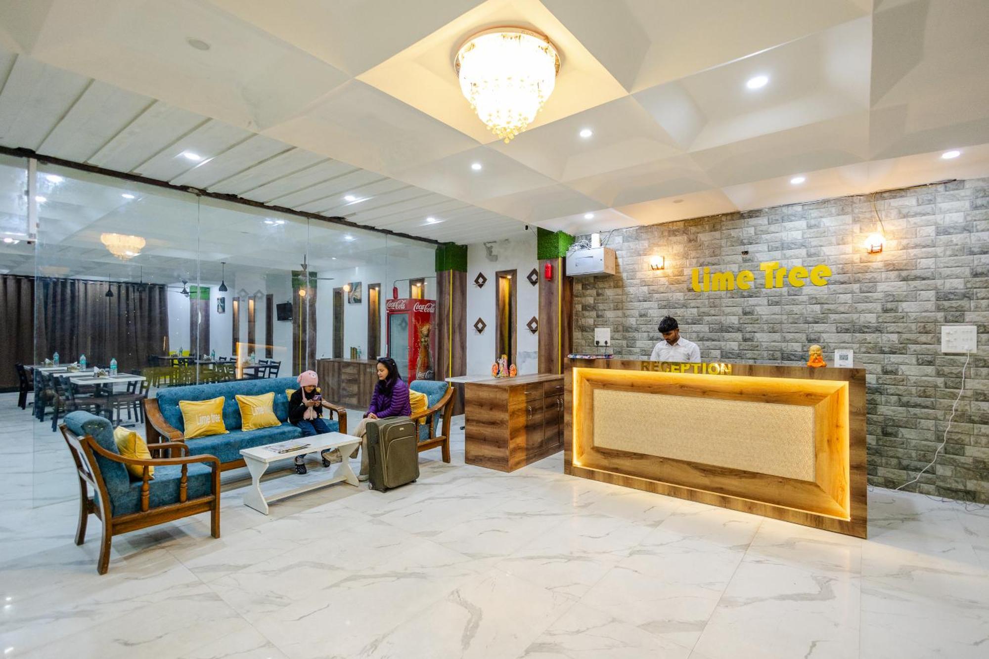 Lime Tree Hotel And Banquet Vrindāvan Dış mekan fotoğraf