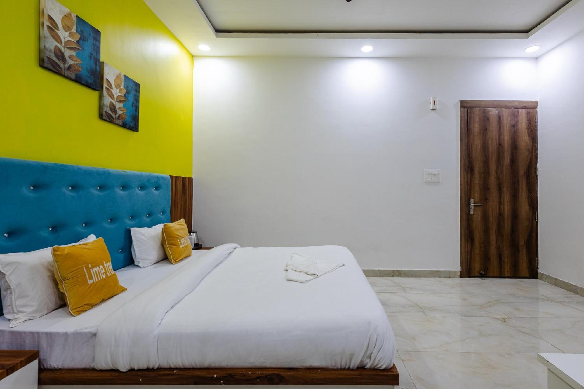 Lime Tree Hotel And Banquet Vrindāvan Dış mekan fotoğraf