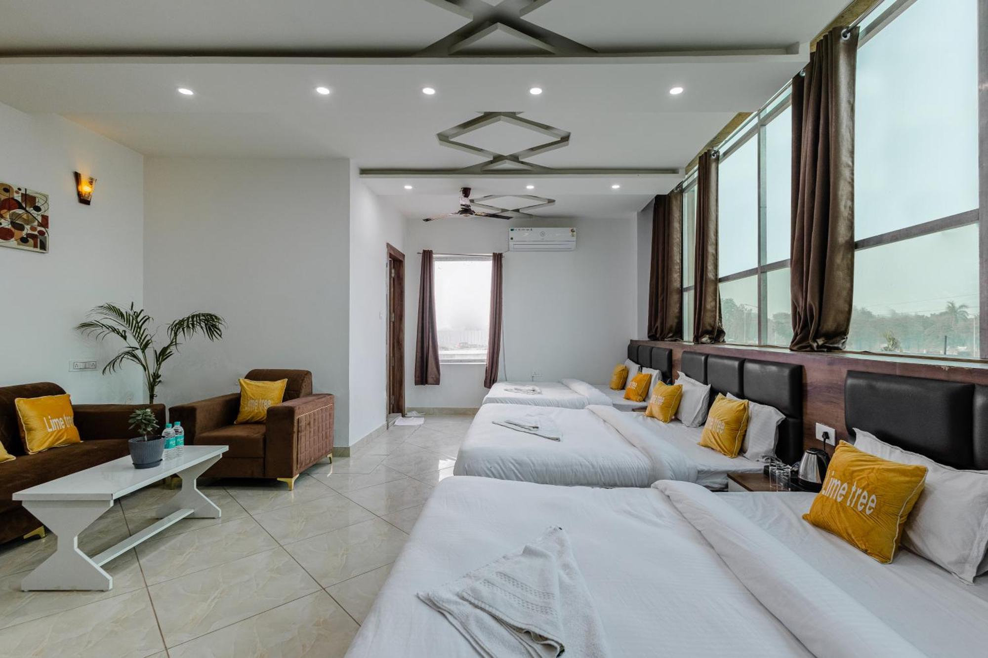 Lime Tree Hotel And Banquet Vrindāvan Dış mekan fotoğraf
