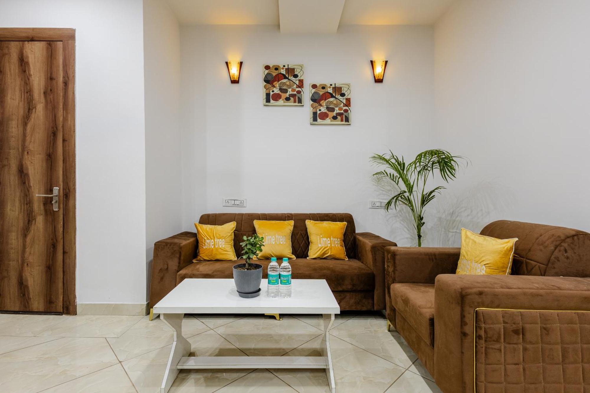 Lime Tree Hotel And Banquet Vrindāvan Dış mekan fotoğraf