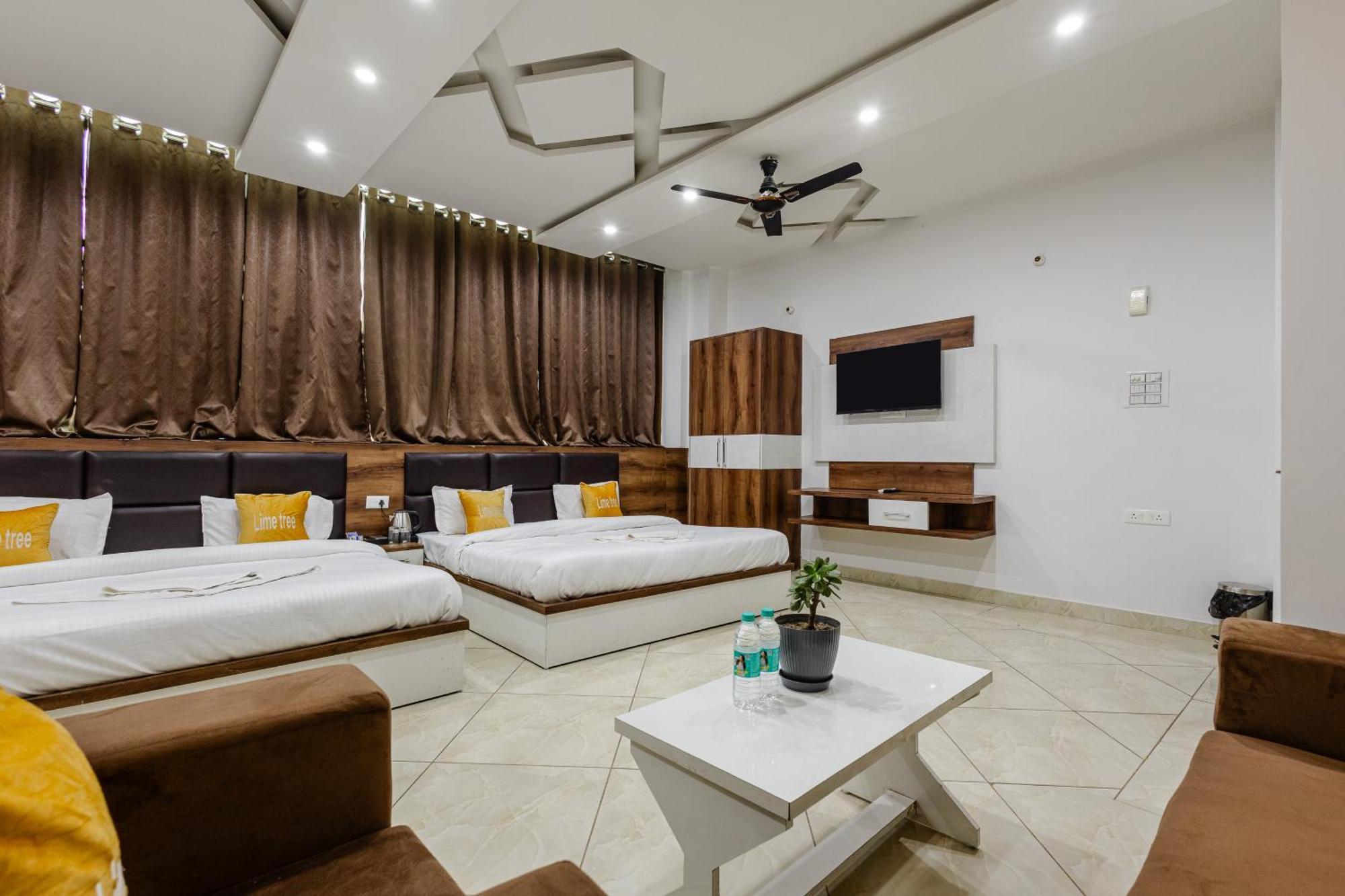 Lime Tree Hotel And Banquet Vrindāvan Dış mekan fotoğraf