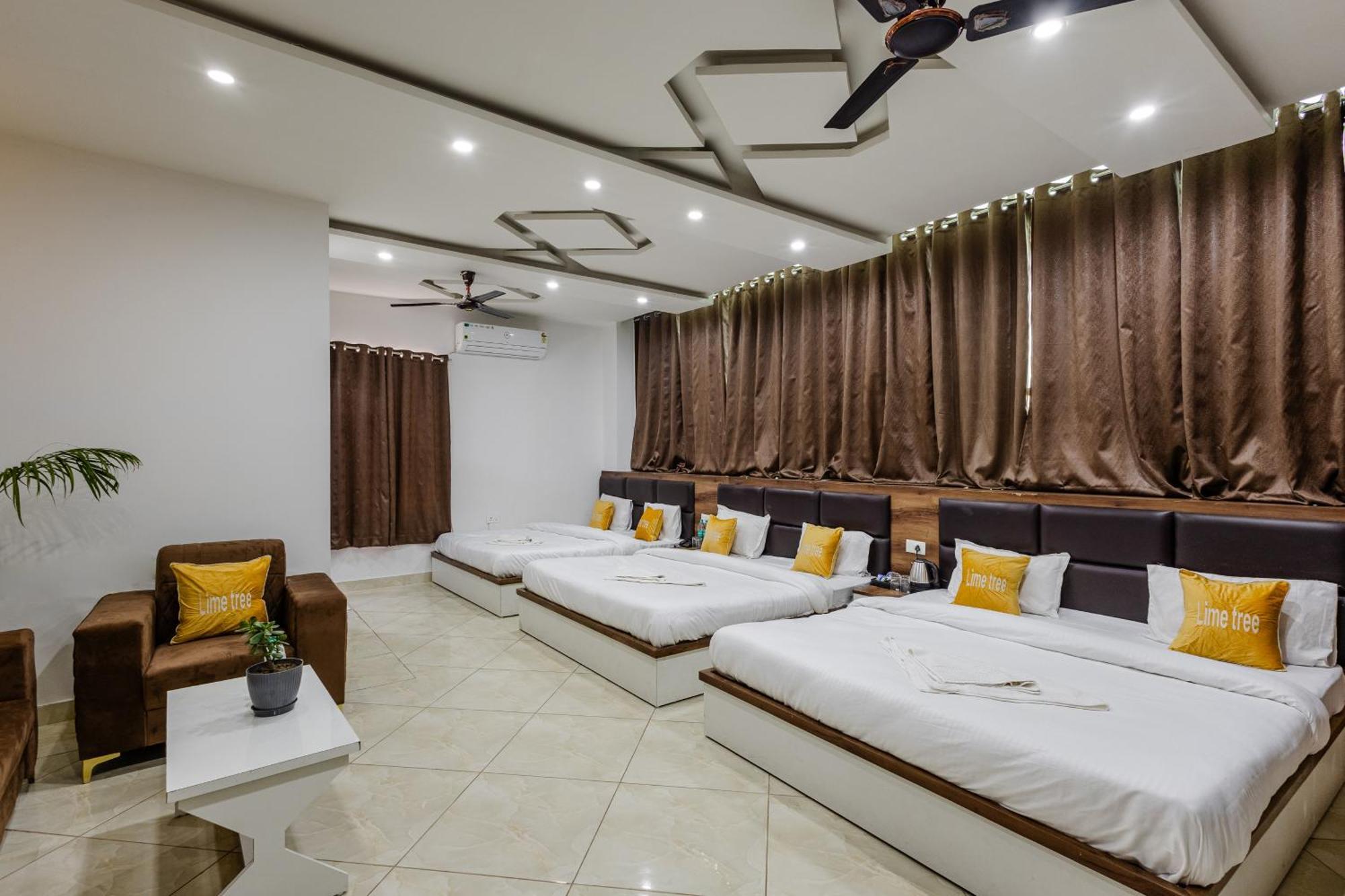 Lime Tree Hotel And Banquet Vrindāvan Dış mekan fotoğraf