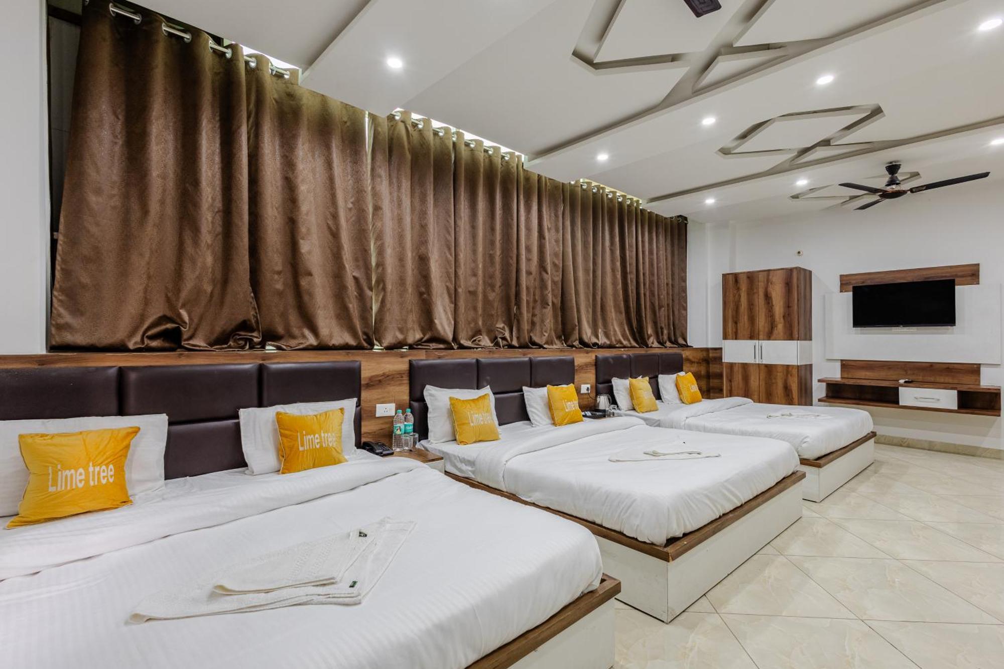 Lime Tree Hotel And Banquet Vrindāvan Dış mekan fotoğraf